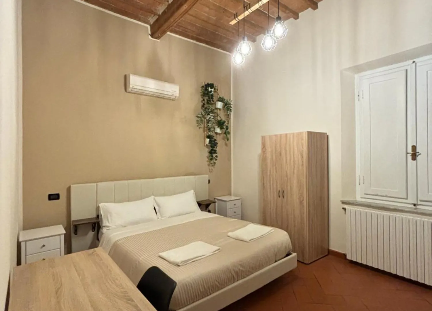 Window To The Tower Bed and Breakfast Pisa Italië