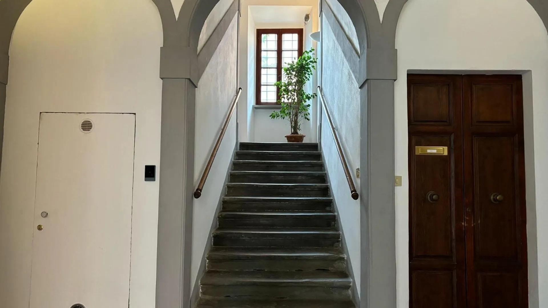 Bed & Breakfast Window To The Tower Bed and Breakfast Pisa