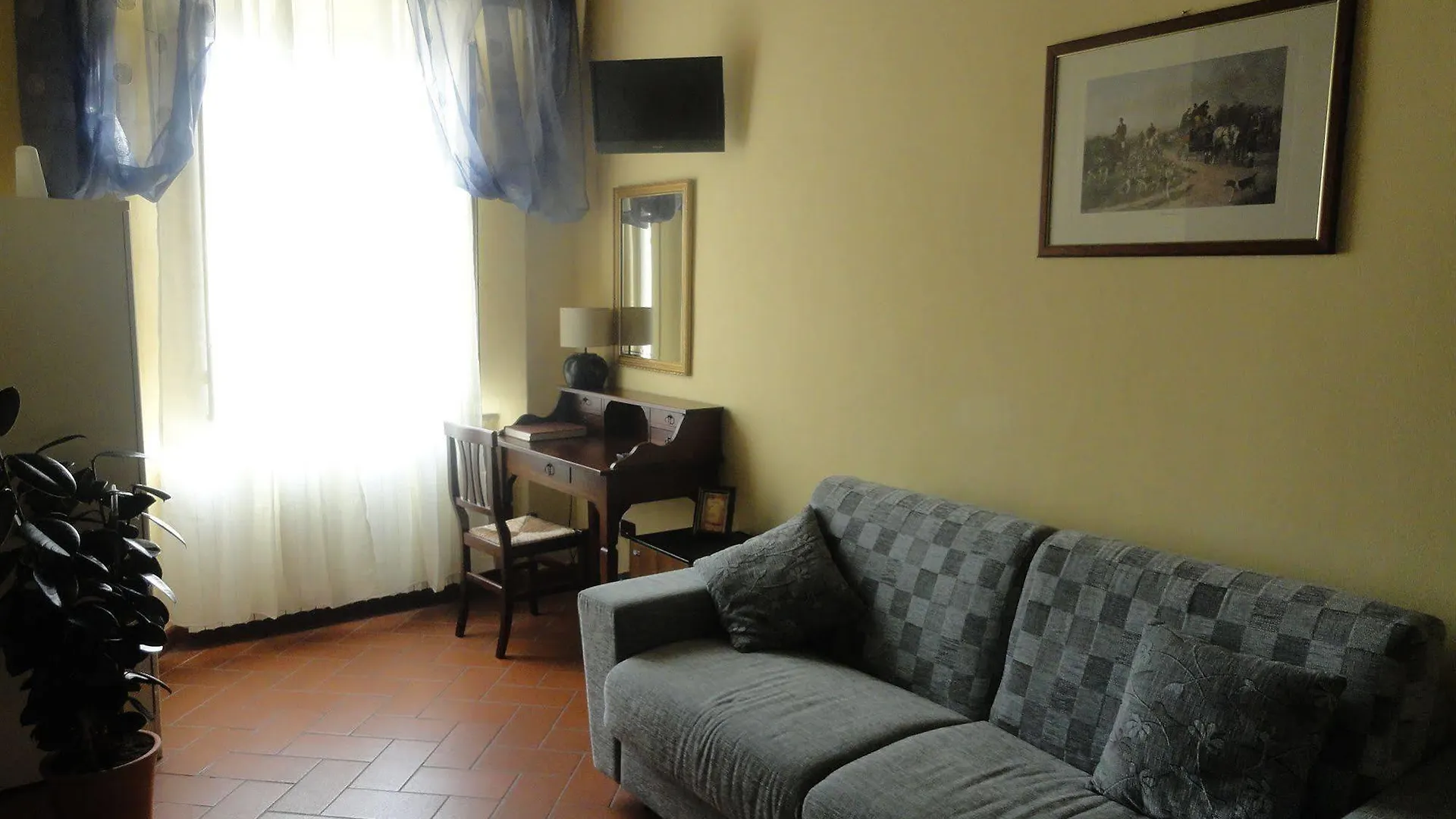 Window To The Tower Bed and Breakfast Pisa
