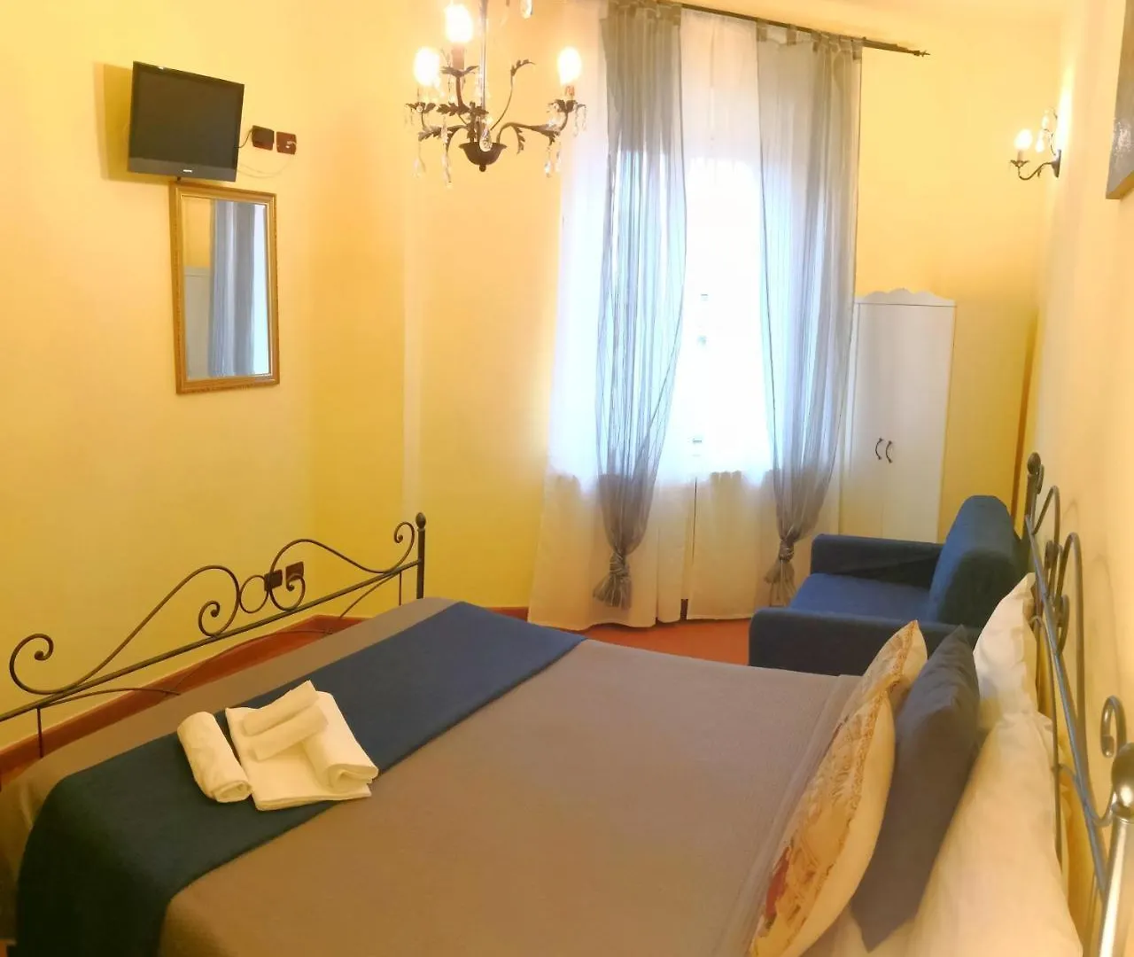 Window To The Tower Bed and Breakfast Pisa Bed & Breakfast