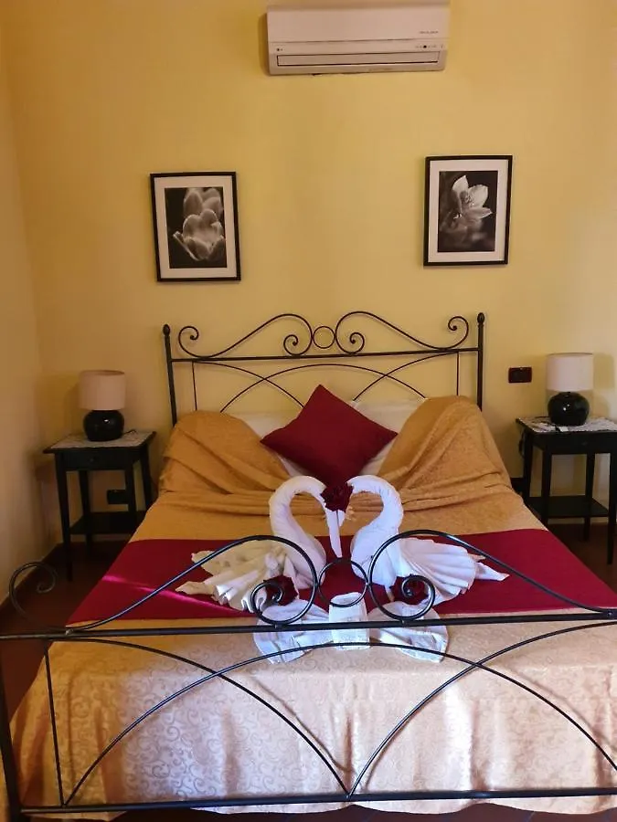 Window To The Tower Bed and Breakfast Pisa 3*,