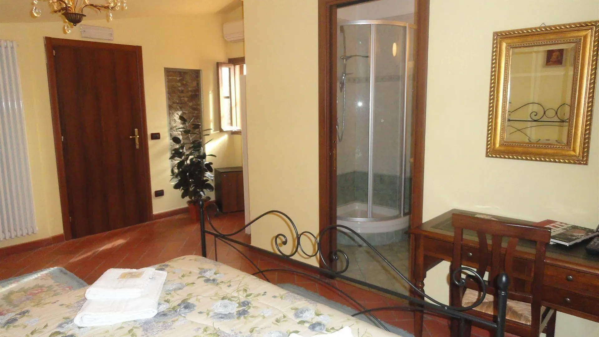 Window To The Tower Bed & Breakfast Pisa 3*,
